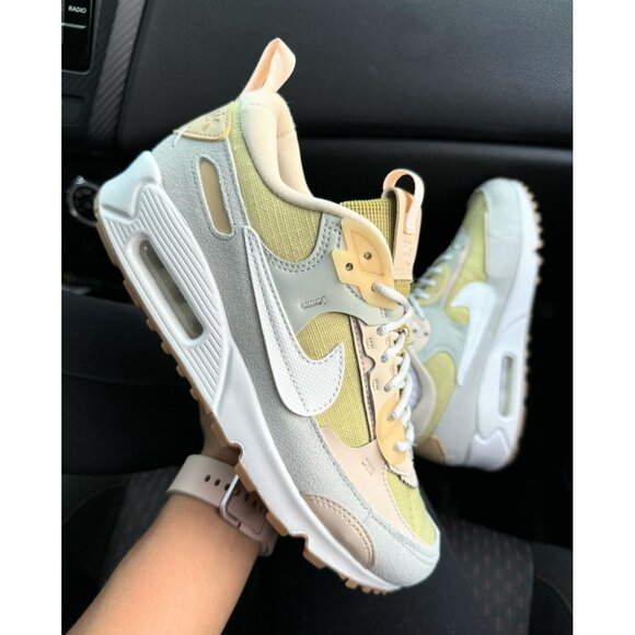 ❤️D124- SIZE 6.5 WOMEN'S NIKE AIR MAX 90 FUTURA BUFF GOLD / WHITE DV7190 700 - Picture 1 of 11